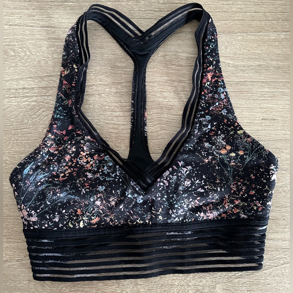 Lululemon sports bra size 4 in prints